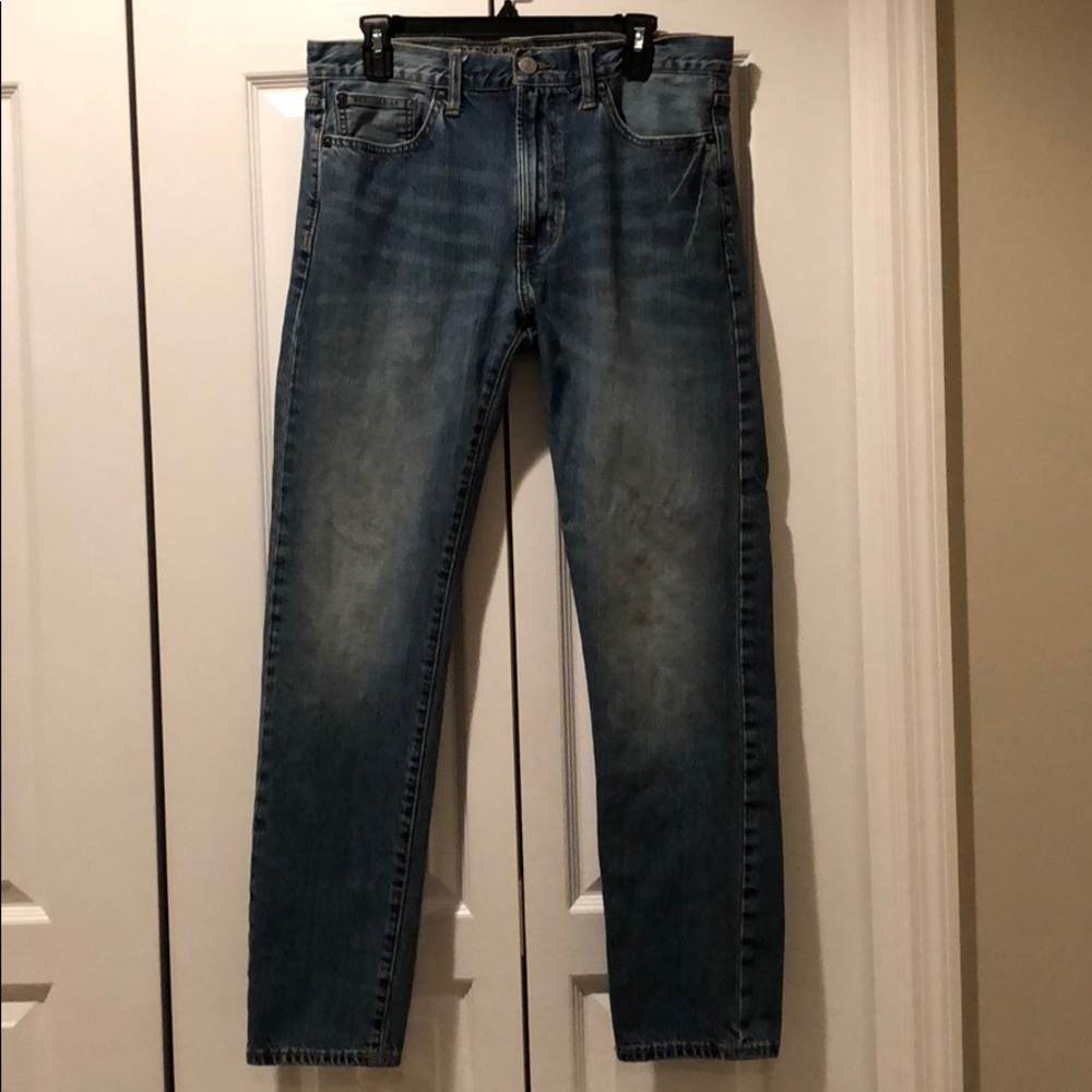 LIKE NEW** American Eagle Men’s Jeans size 33/32